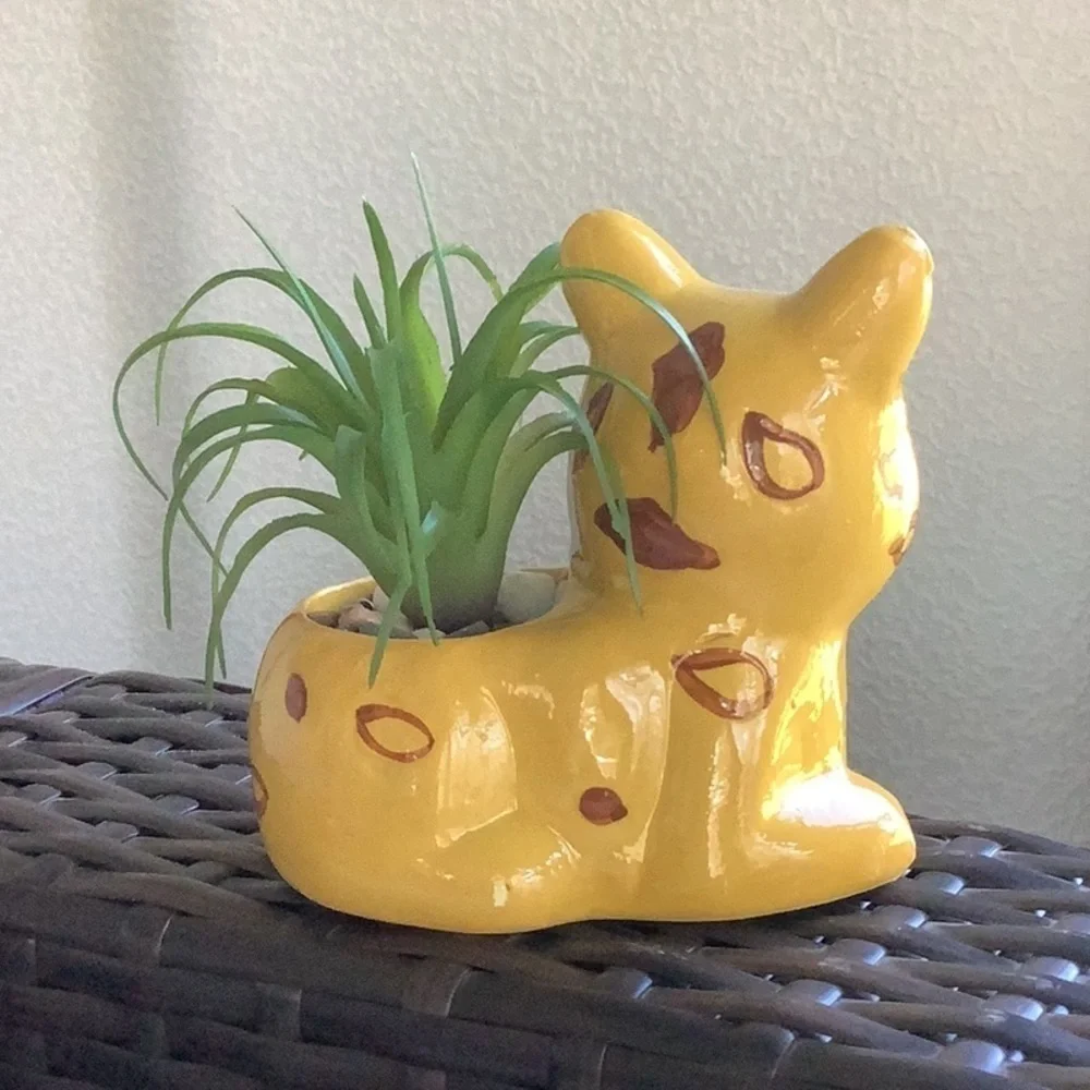 🥰NEW - ceramic leopard planter w/ faux succulent